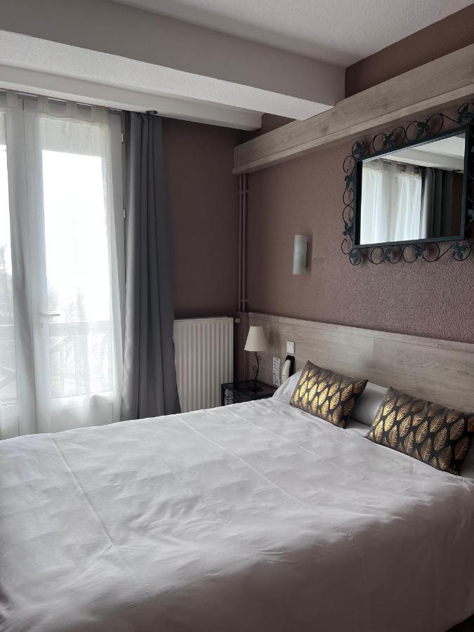 Hostellerie Saint Clement Vic-sur-Cère Kültér fotó
