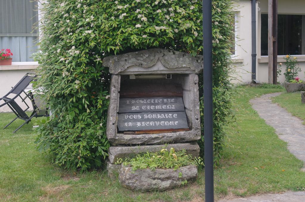 Hostellerie Saint Clement Vic-sur-Cère Kültér fotó