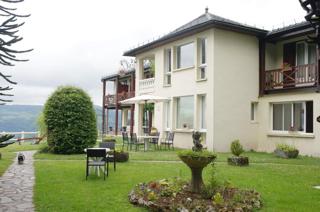 Hostellerie Saint Clement Vic-sur-Cère Kültér fotó