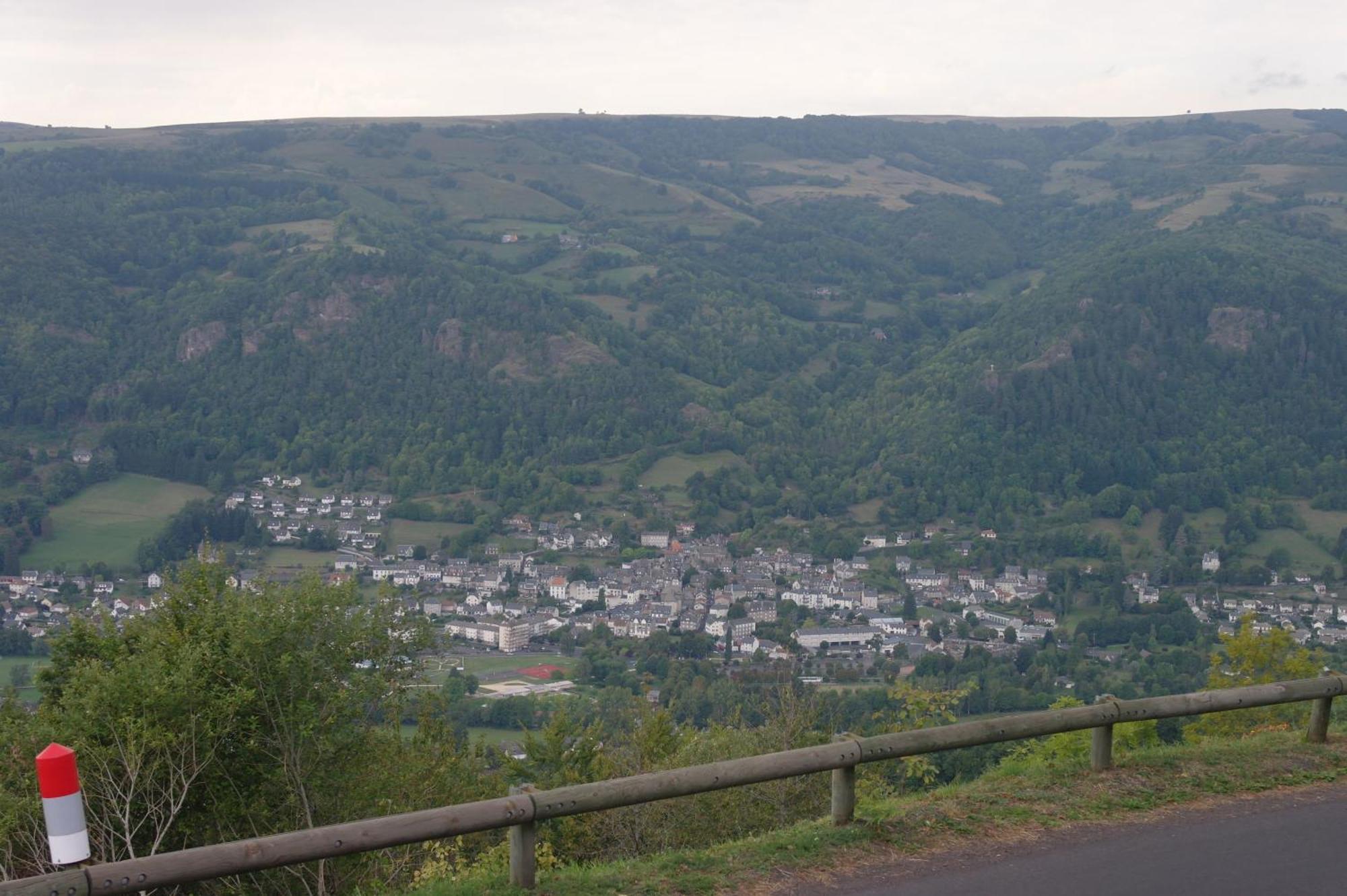 Hostellerie Saint Clement Vic-sur-Cère Kültér fotó